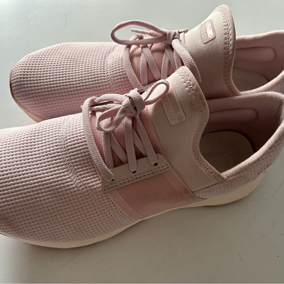 New Balance Shoes - New Balance Women’s Pink Runners